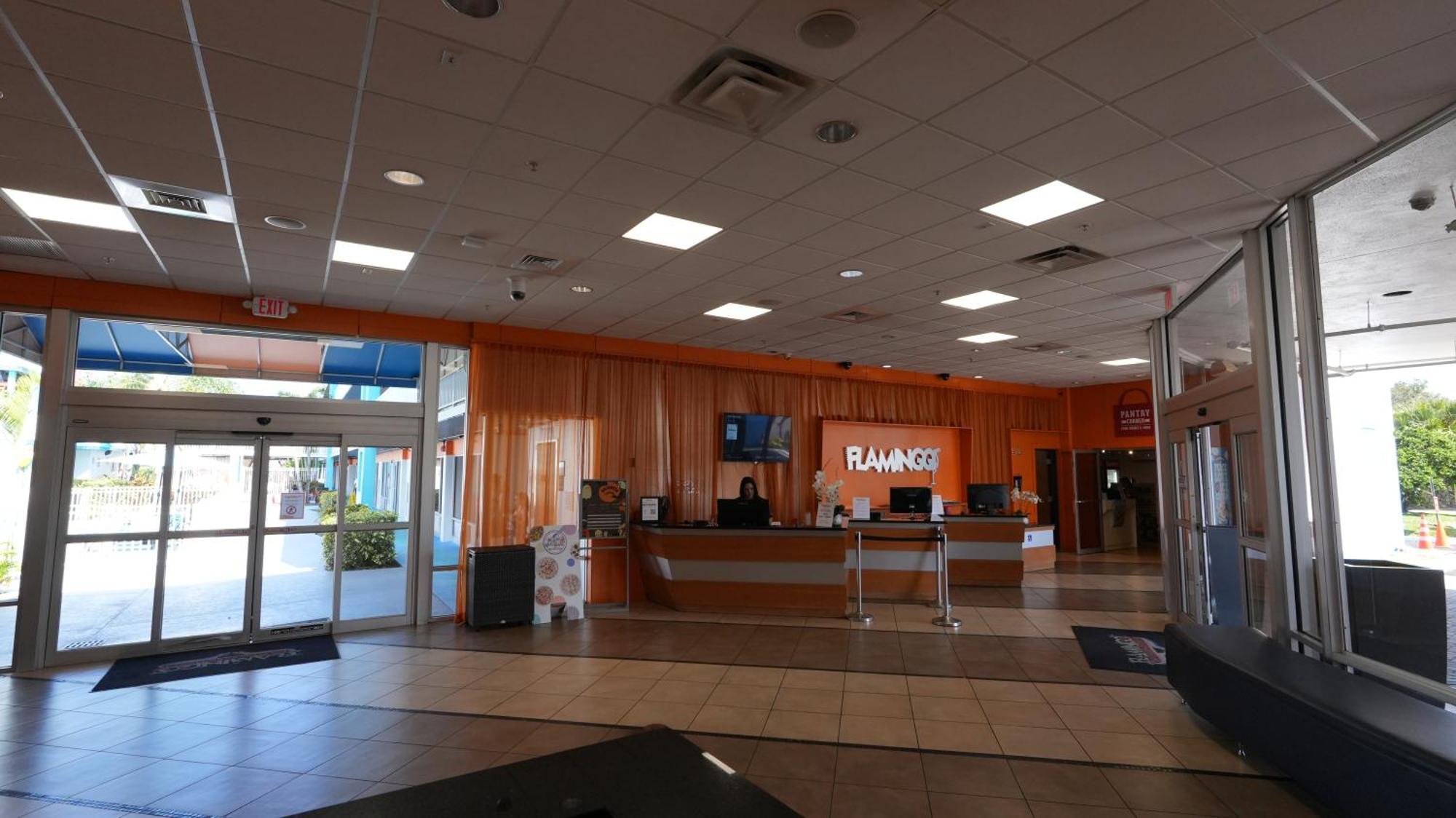 Ramada By Wyndham Flamingo Water Park Hotel Kissimmee Exterior foto
