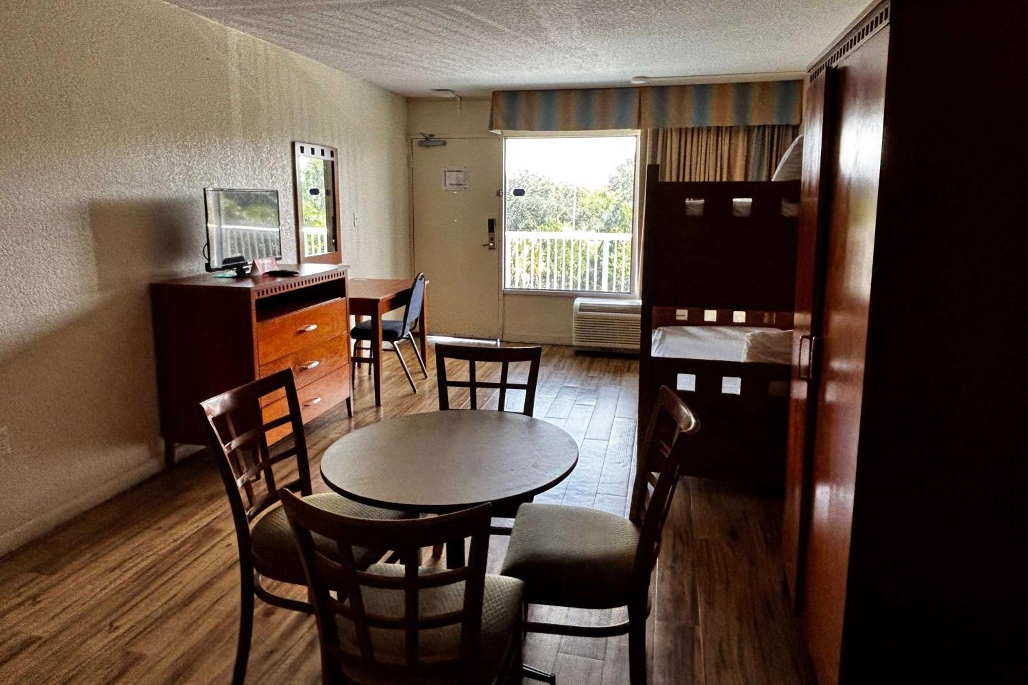 Ramada By Wyndham Flamingo Water Park Hotel Kissimmee Exterior foto